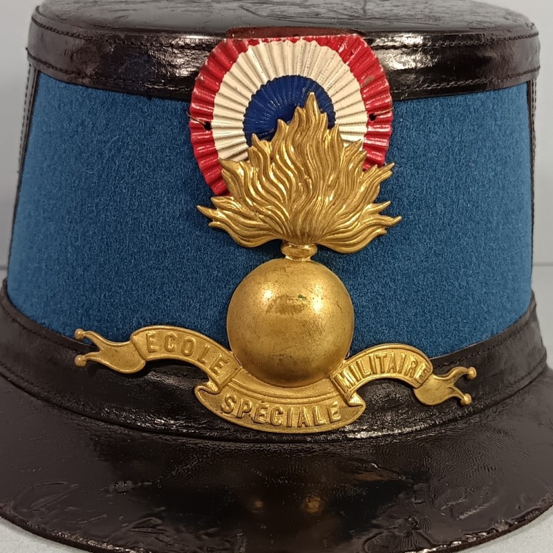 SHAKO DE L'ECOLE MILITAIRE DE ST CYR ESM ECOLE SPECIALE MILITAIRE FABRICATION DES ANNEES 1940-1950 TAILLE 57-58